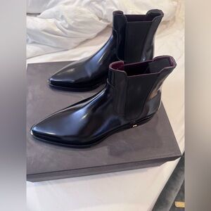 NIB Men’s black Dolce & Gabbana ankle boots. Size 40
